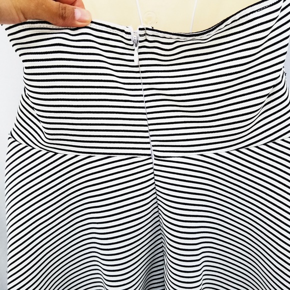Forever 21 Black/White Striped Halter Dress M - Picture 6 of 8